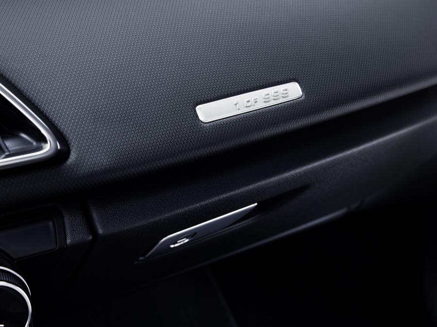 Детали интерьера Audi R8 V10 RWS 2017 года  (WW) (фото 66 из 81)